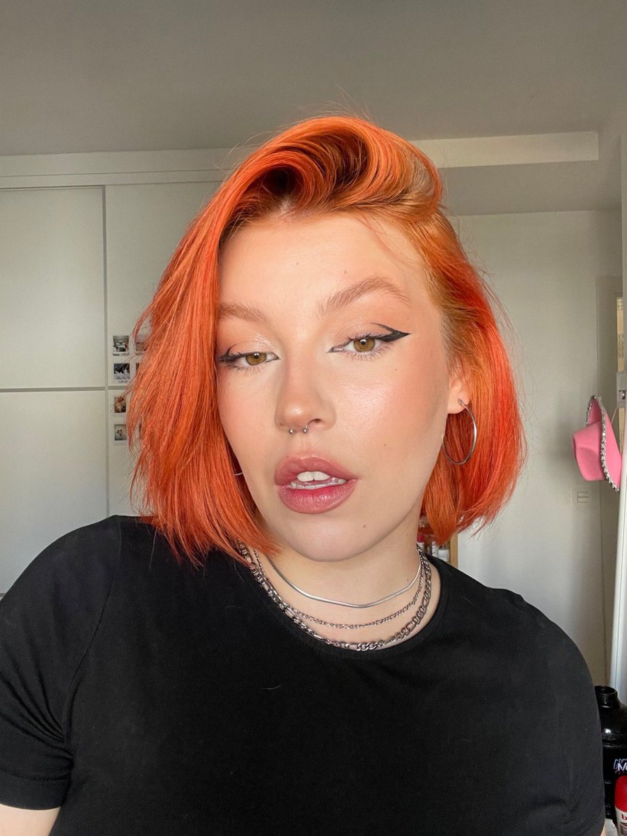 juliacomptonn's tweet image. la que tuitea // su tipo