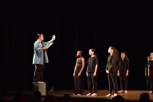 ClgCarnot06's tweet photo. Jeudi dernier, 4eme Focus EAC au @TDG_Grasse pour la représentation des ateliers théâtre et impro scolaires. Bravo aux élèves, à  Jean-Louis Sabatié @EnDcalage et Anne-Laure Janody Cie Théâtre à la source https://t.co/Qi8t8XLNba