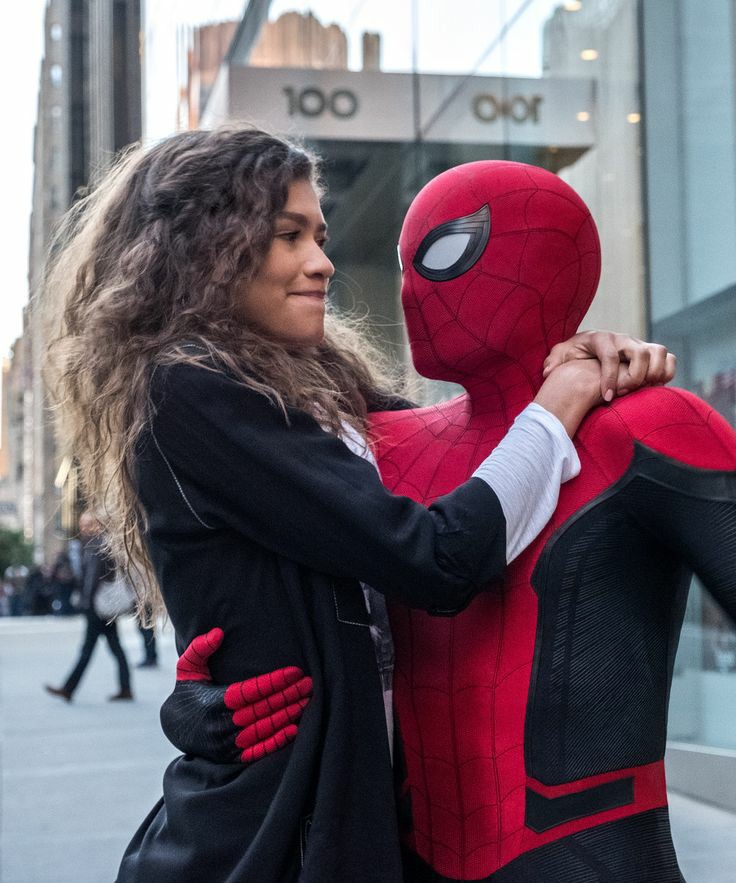 #SpiderManFarFromHome BAYILIYOORUMM bu uclemeyı 728382 kez ızlemısımdır hala sıkılmıyorum o kadar sevıyorum kı ızlemeyı AYRICA TOM😭🫶🏻 nolur marvel baslayun pısman olmazsınz