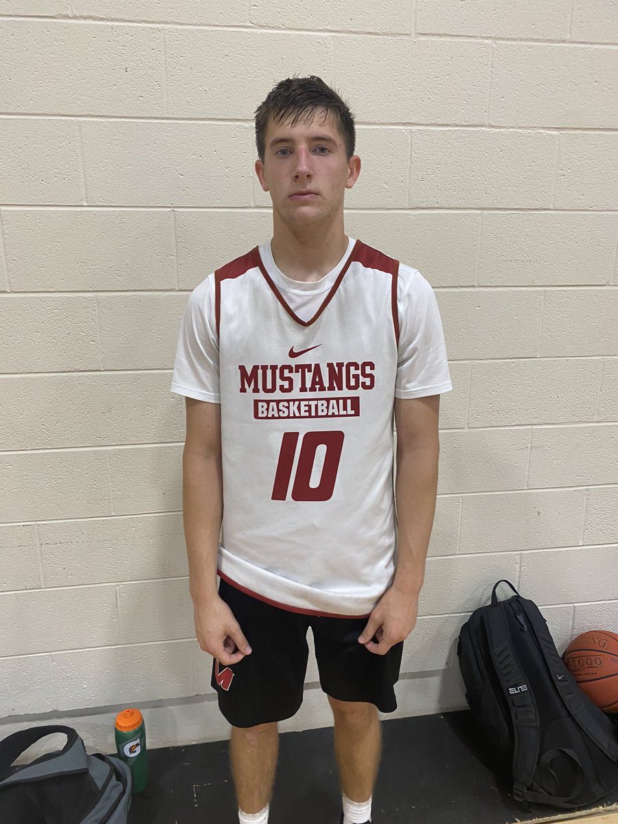 McCracken Co 2026 G Carter Hawes was consistently knocking down the open 3 ball when we watched him yesterday. Excellent form on his shot. Another young player coming down the pipe for a talented program 
#KPRSummerShowcase