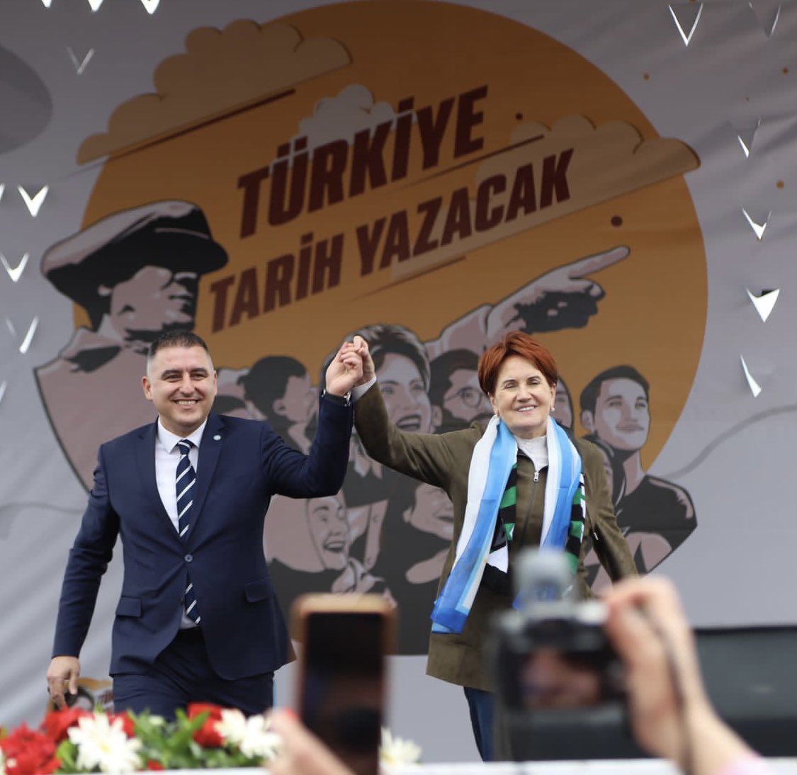 fatihakgunn54's tweet photo. Parti içi demokrasiyle kahpeliği karıştıranlar var…
Haddinizi bilin…
Türk milletinin umudu, liderimiz Sn. Meral Akşener’dir.

Yolun yolumuzdur ☀️🇹🇷
@meral_aksener https://t.co/8JLFDSUI34