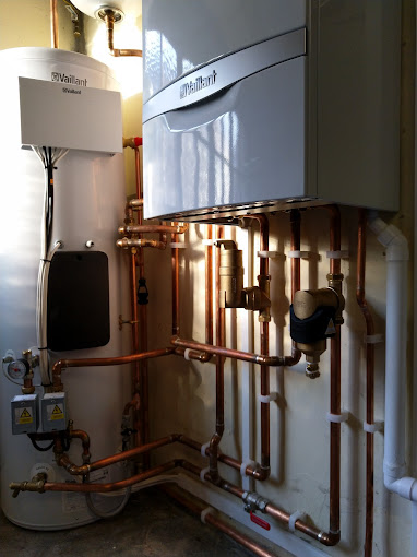 gloheating's tweet photo. Nothing makes us happier than a perfectly installed
@vaillantuk heating and hot water system. 🙌🏽   

#GloHeating #Vaillant #Boiler #HeatingSystem #Performance #Efficiency https://t.co/fVF4mncRFn