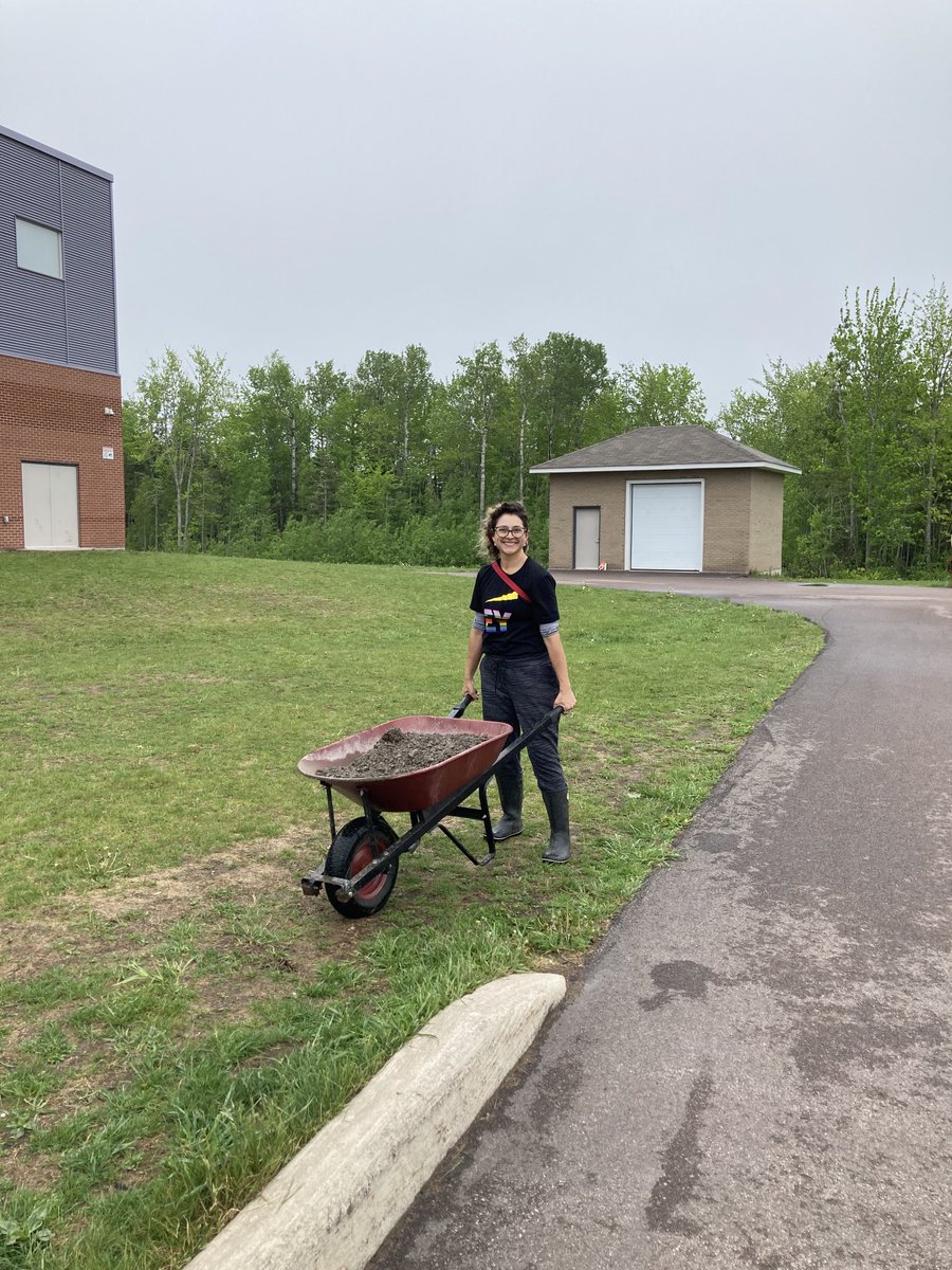 MaplehurstMS's tweet image. Thank you to Ernst and Young for supporting a day of caring at Maplehurst #huskypride #communityschools