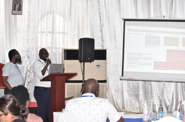 STTAKenya's tweet photo. "Let's support and nurture these brilliant minds as they unleash their potential, make an impact, and build a thriving entrepreneurial ecosystem"- says @Davidchiawo of @StrathmoreSTH during #stasAfrica2023, pitching on the @IAU Project
#UniteToGrow https://t.co/ad7wMB60aD