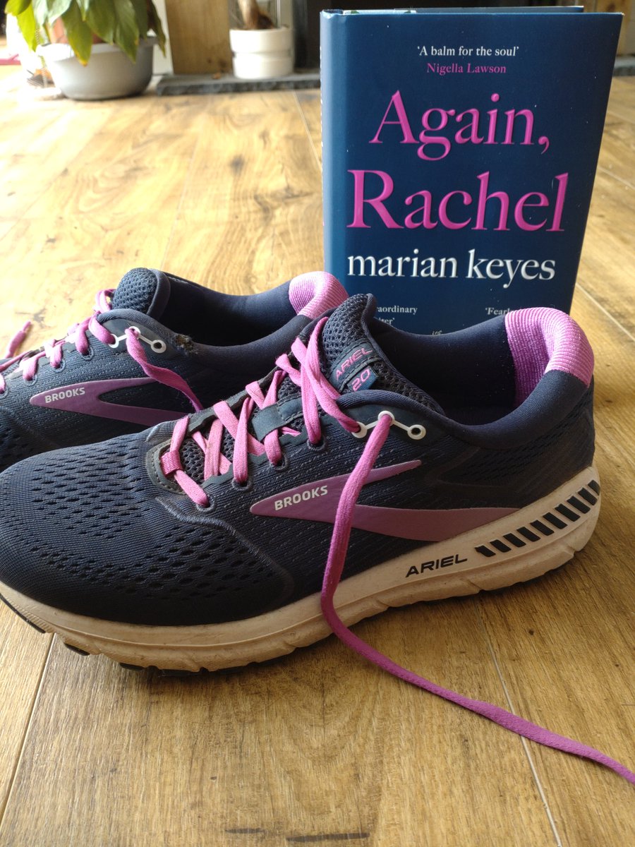 Matching my trainers with my current read #lookstobooks #brooksrunning #mariankeyes #againrachel