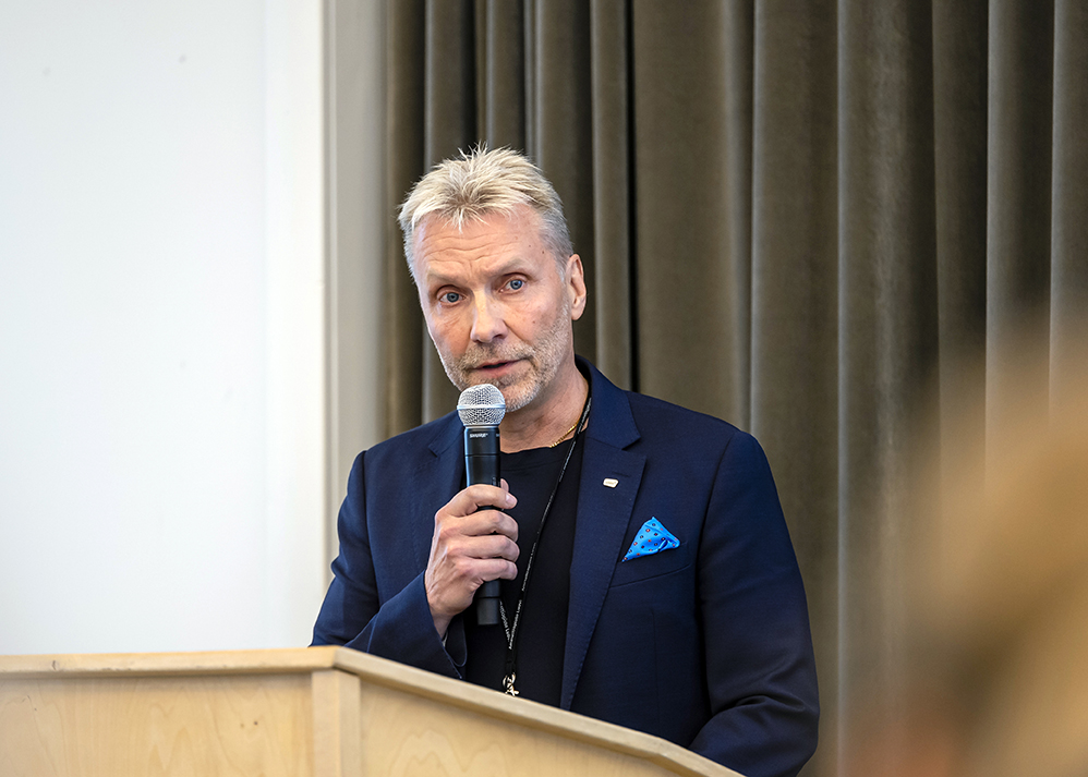 Luovi_fi's tweet photo. #Vimma-seminaari kokosi Ouluun @amke_ry ammatillisen koulutuksen viestinnän asiantuntijoita. Mieleenpainuvia puheenvuoroja viestinnän tulevaisuudesta ja vastuullisuudesta. Luovi ja @osaotweet kiittävät innostavista päivistä ja kivoista kohtaamisista. #ammatillinenkoulutus https://t.co/89smAVq4XO