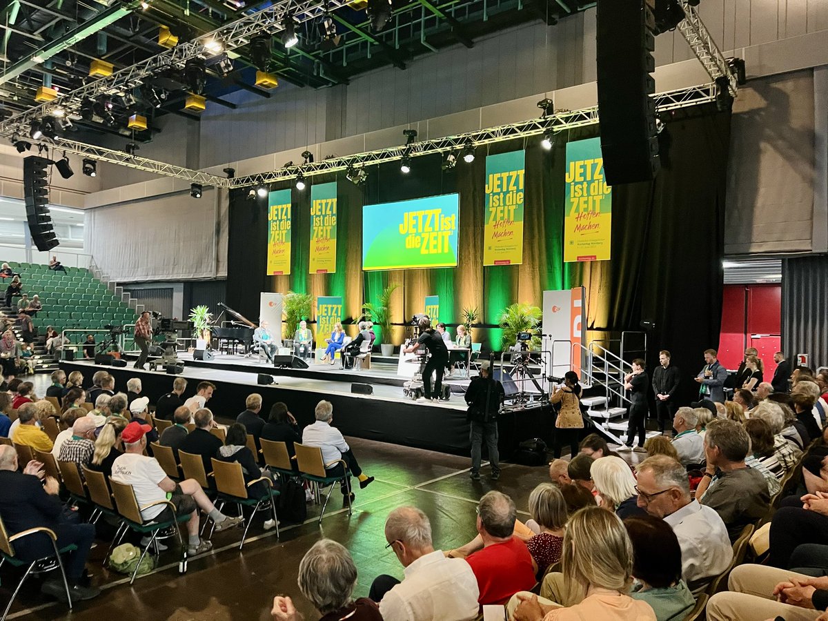 Welchen Frieden wollen wir? 

Podiumsdiskussion mit @sven_giegold, @BundeswehrGI, @HFruehlingsherz und Friedrich Kramer (Friedensbeauftragter der EKD)