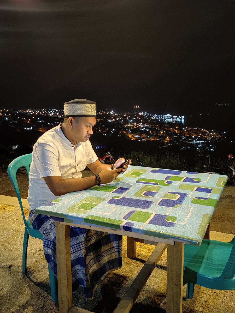 Jumaddind's tweet photo. Bila hijrahmu karena Allah, kamu akan terus melangkah walaupun sudah lelah. https://t.co/USfWPEYQDS