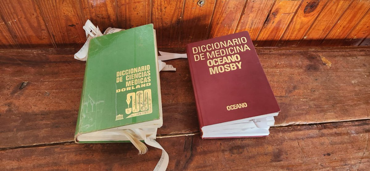 #Alerta: #LosLibrosNoMuerden #LibroBlanco <a href="/gendarmeria/">Gendarmería Nacional</a> descubrio en dos libros que trasportaba un sujeto en #Jujuy dos kilos de cocaína ocultos en libros
