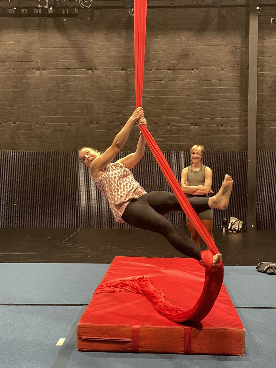 NanceLDTS's tweet photo. ALL Play- Health Class done the DTS way! Even @SueABelcher gets in on the fun. Thank you for hosting us @UMOEnsemble! @DTSchoolSeattle #cityaslab #experientiallearning https://t.co/OxUvxRT8fC