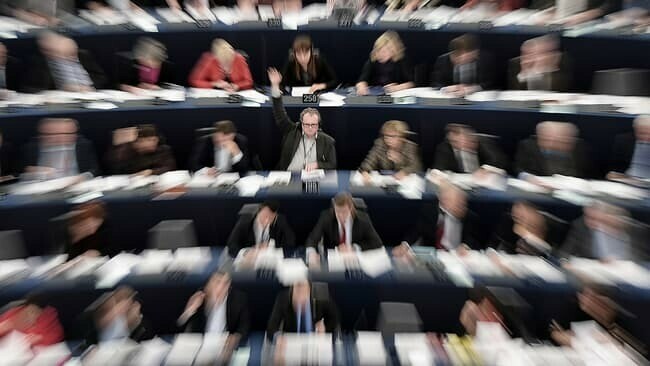 BfmCrypto's tweet photo. L'Europe lance le compte à rebours de sa règlementation des cryptomonnaies
https://t.co/iXYjJPUFa4 https://t.co/YSoQDQxQwg