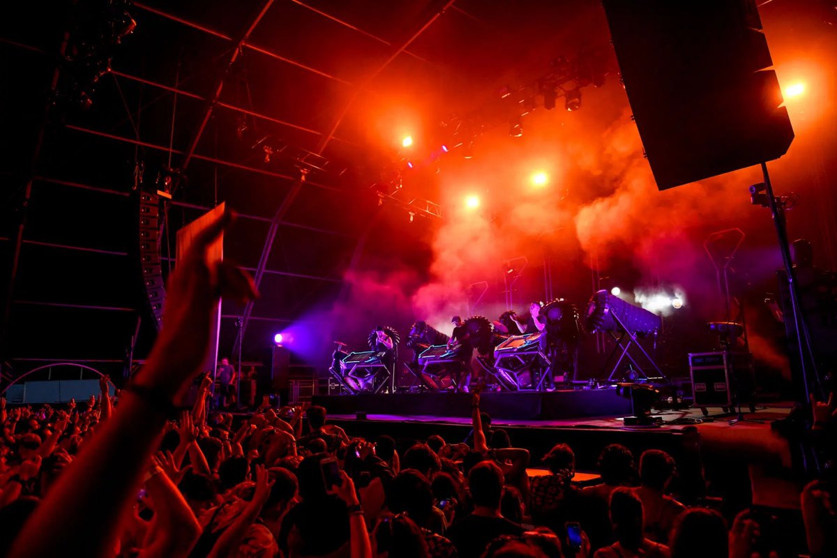 TAG_Live tweet media