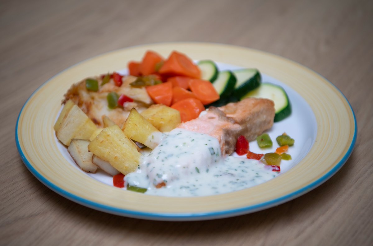 VidaHealthcare1's tweet photo. It's BNF #HealthyEatingWeek &amp; here at @VidaHealthcare1  we have the best Chefs &amp; kitchen teams in the business. Providing healthy food choices for our residents is a passion for the team, all whilst attaining a 5 star kitchen! 

#VidaHealthcare #Harrogate #VidaHall #VidaCourt https://t.co/4HmXe0WfNl