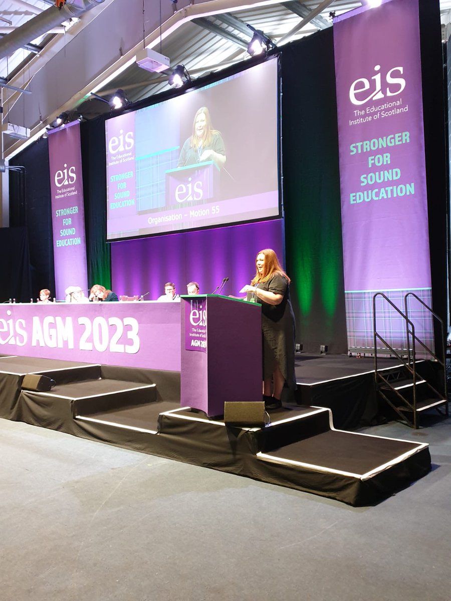 #EISAGM23 Elspeth Green, first time speaker, takes to the podium to second the motion. "With smaller class sizes pupils will receive more individual attention."