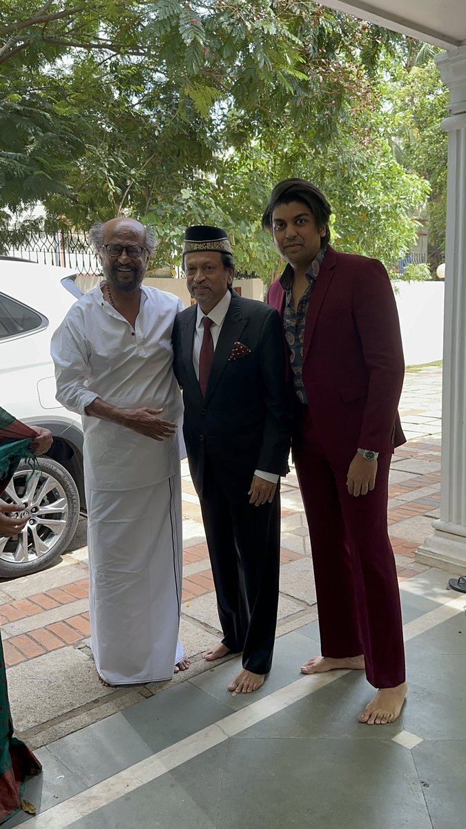 ajmal4896's tweet photo. SUPERSTAR in the House!! - 🌟 
The one &amp; only Super Star Rajini sir visited our home today morning to meet dad! 

Truly one of the most special days in our lives! 

Thank you for letting us have your good acquaintance sir 🙏🏻🙏🏻 

#superstar #rajinikanth #Thalaivar #jailer https://t.co/NqcXDVWEqF