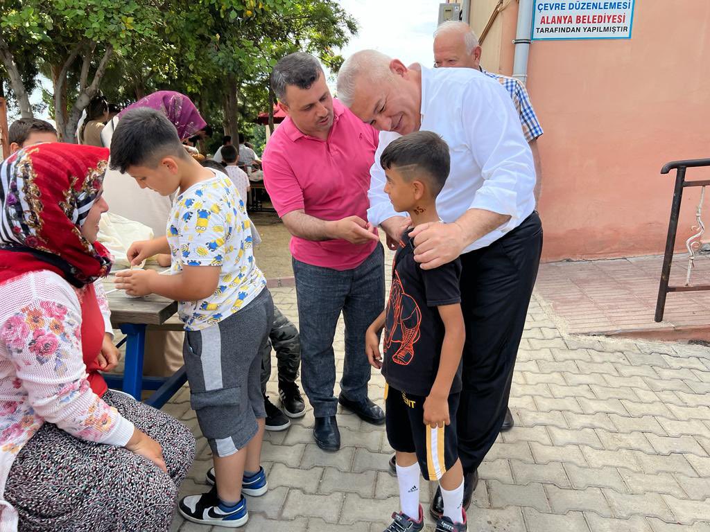 MehmetSahinAlny's tweet photo. Arkadaşlarım ile birlikte, Toslak Ketenlik İlk ve Ortaokulu tarafından organize edilen kermes ve tarım fuarı etkinliğine katıldık.

Geleceğimizin teminatı olan değerli çocuklarımız ile birlikte olmanın mutluluğunu yaşadığımız etkinlik için başta okul müdürümüz olmak üzere öğretmenlerimize ve emeği geçen herkese teşekkür eder, başarılı çalışmalarının devamını dilerim.
#herşeyalanyamıziçin