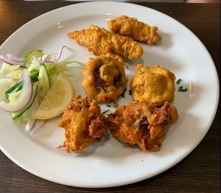 TheKurryLounge's tweet photo. Evening with some Pakoras π Try Today π
Spicy, Crispy Pakoras
π₯ Potato Pakora
π₯ Chicken Pakora
π₯ Vegetable Pakora
π₯ Mashroom Pakora
π₯ Mix Platter
π₯ Chilli Garlic Fish Pakora
βοΈ 01698 284 090
#trypakora #pakora #pakoras #crispy https://t.co/OTrvcew3Os