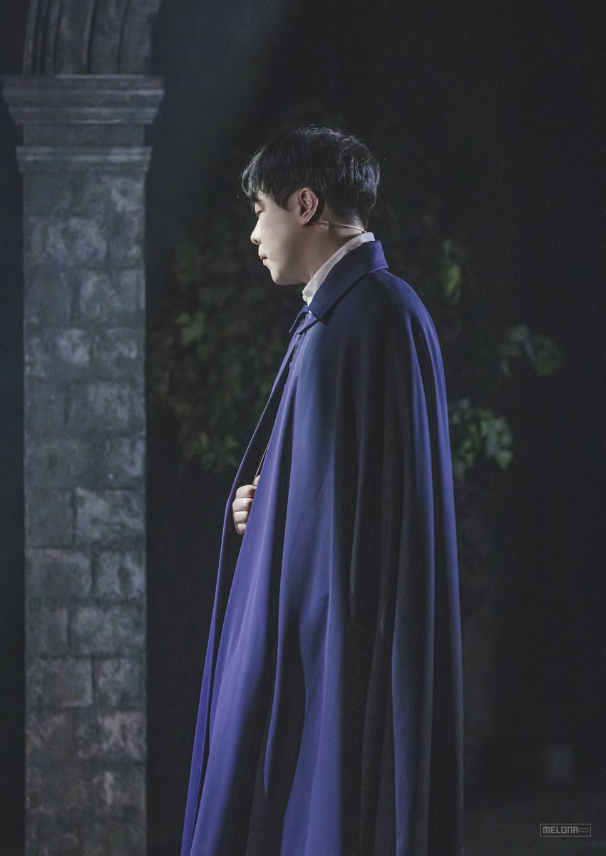 이 수도원장이 외로움을 알면 좋겠어