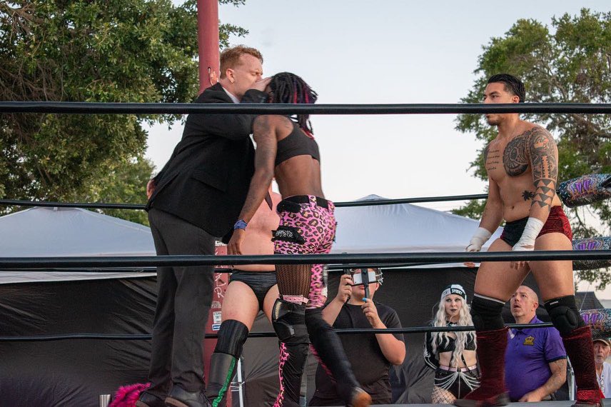 lordotheveil's tweet photo. A little demonic kiss. They were looking scrumptious and I had to have them @sex_pistola 

📸 @ambertakesontheworld 

#demon #devil #fiend #prowrestling #prowrestlingmanager #thesins #lustful #pride https://t.co/6VoLgL1YDd