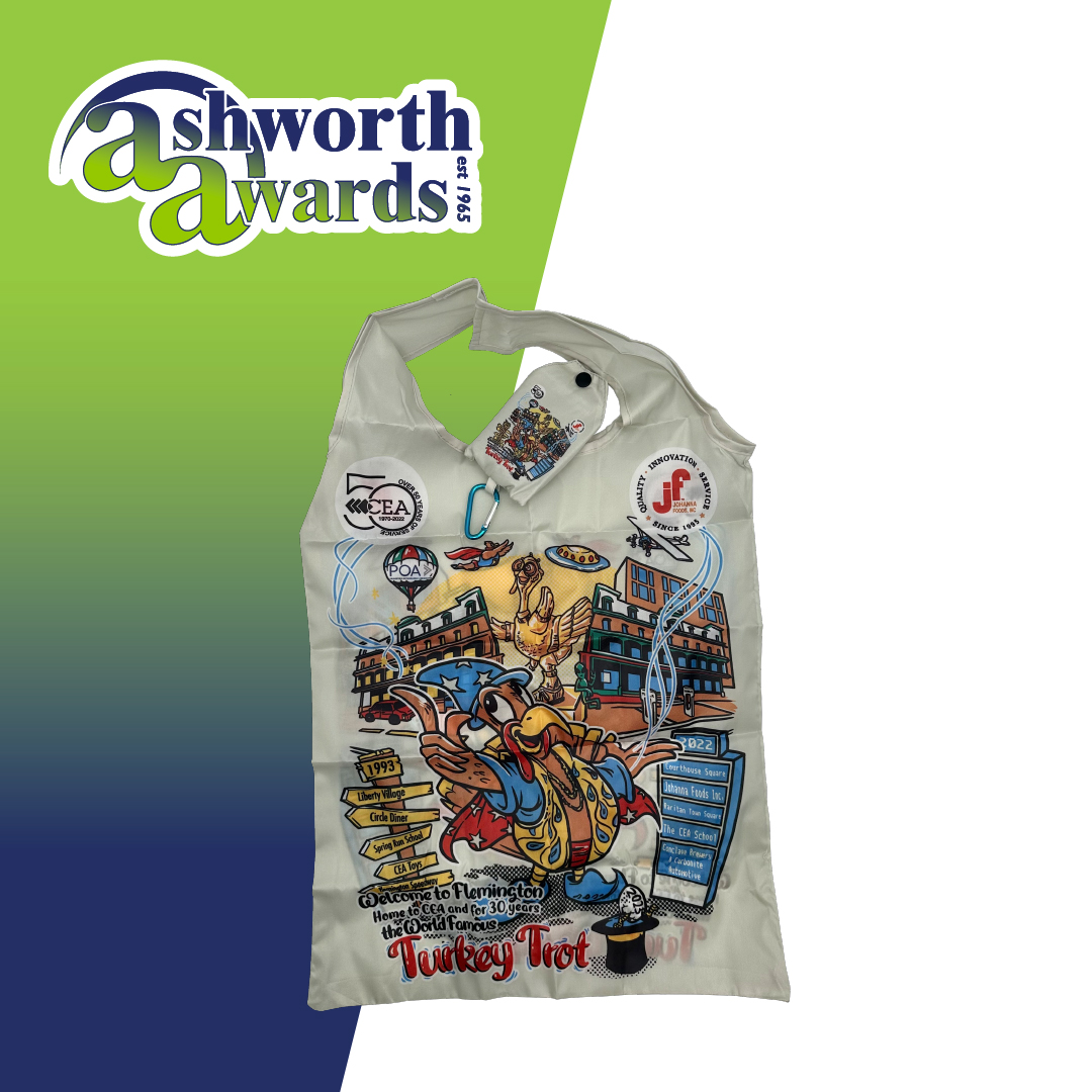 We made room for all the essentials in this convenient foldable #customtotebag we created for the #CEATurkeyTrot, complete with a keychain attachment for on-the-go use! bit.ly/3jyEClV #AshworthAwards #PromotionalProducts #CustomBags #EventProducts #FlemingtonTurkeyTrot