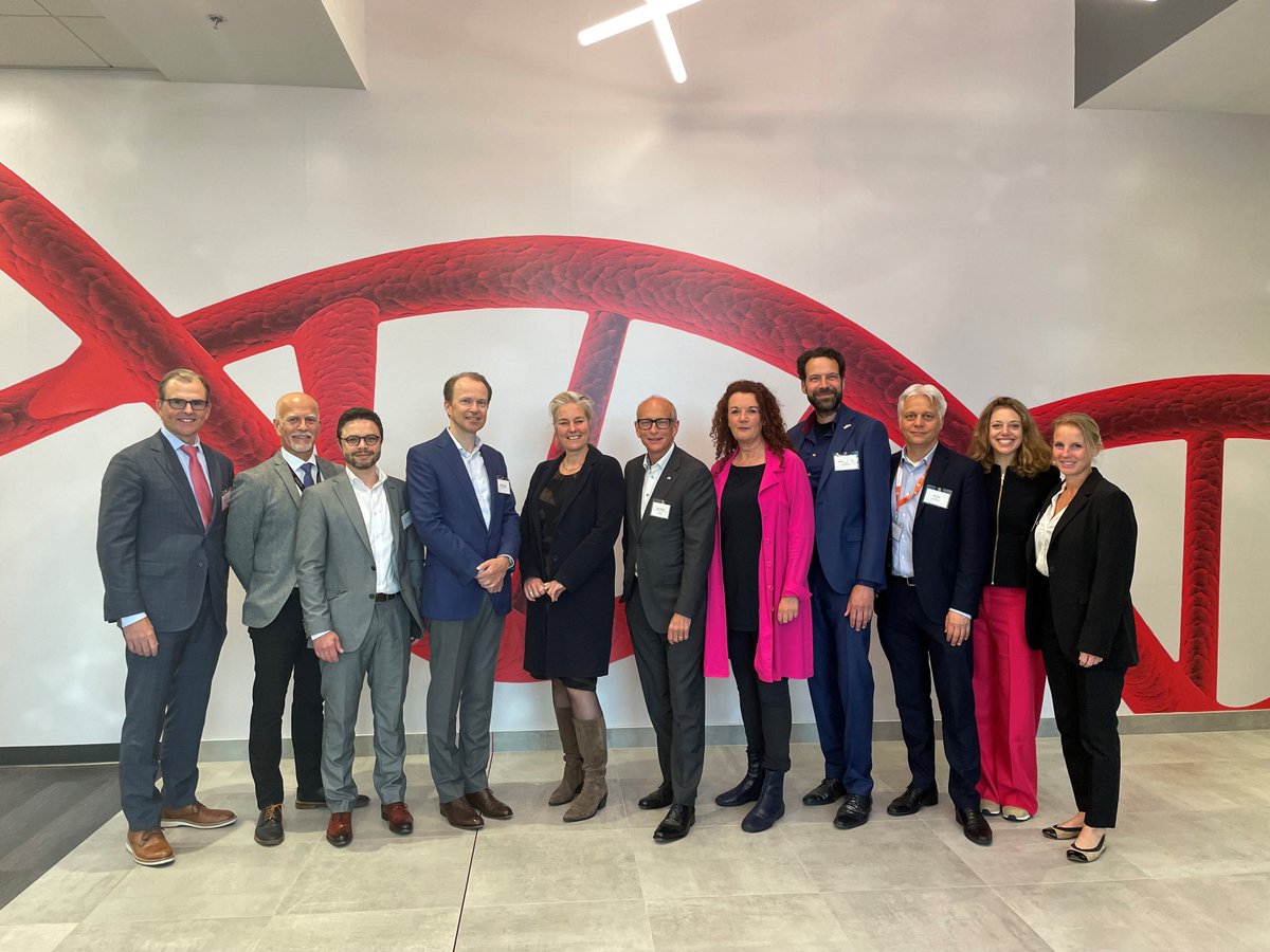 📍 Plainville, MA We’re brought the best of 🇺🇸 and 🇳🇱 #LSH innovators together yesterday at @ThermoFisher to discuss their #ViralVector business! Great visit with @MinVWS & @NFIA to see how ThermoFisher’s huge facilities make an important impact to science! 🦠