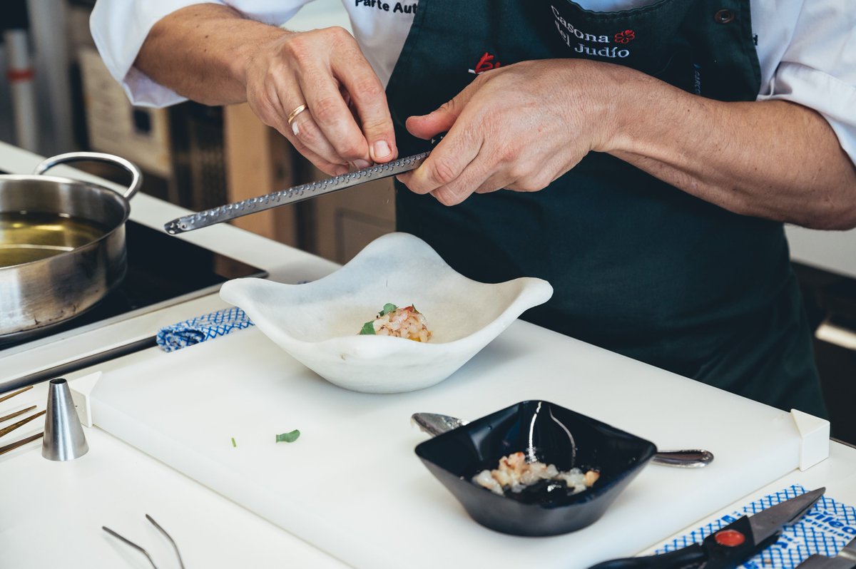 bculinary's tweet image. 🌱🌊Cocina marina con algas y hierbas del litoral, seminario con el chef Sergio Bastard (La Casona del Judio) para los/as profesionales del área de cocina donde han aprendido algunas de las técnicas y emplatados de las elaboraciones y productos que nos ofrece el mar #mybculinary