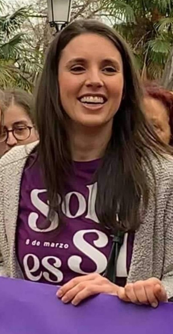 Hay q llenar tuiter de Irenes!
#YoConIreneMontero 
#ConVetoYoNoVoto
#YolandaVeta
#YolandaVeteACagar
<a href="/Yolanda_Diaz_/">Yolanda Díaz</a>