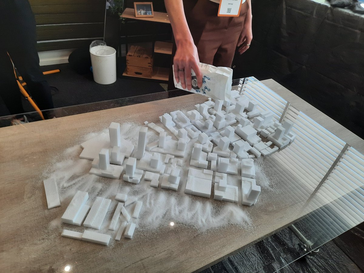 gjsteeneveld's tweet photo. Demonstration time! @4TUFederation Crossover event #htsf. How does the #wind actually blow and help to ventilate warm neighborhoods? https://t.co/8oN3HMVaN2