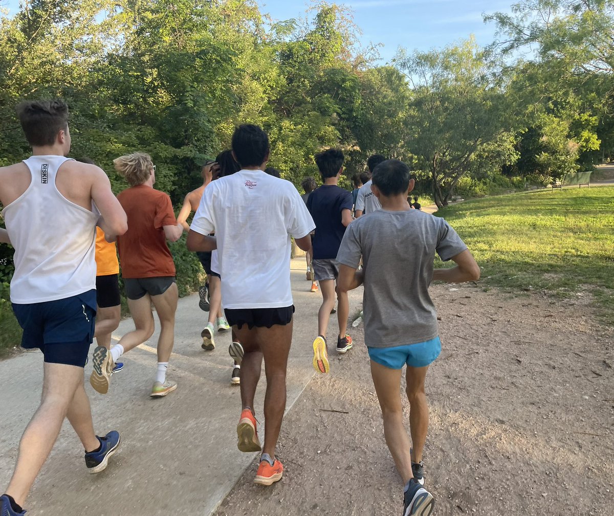 On my ez <a href="/Alan_Couzens/">Alan Couzens</a> peaceful trail run when suddenly surrounded by a pack of young runners. Arousal control was definitely an issue <a href="/feelthebyrn1/">Gordo Byrn</a>