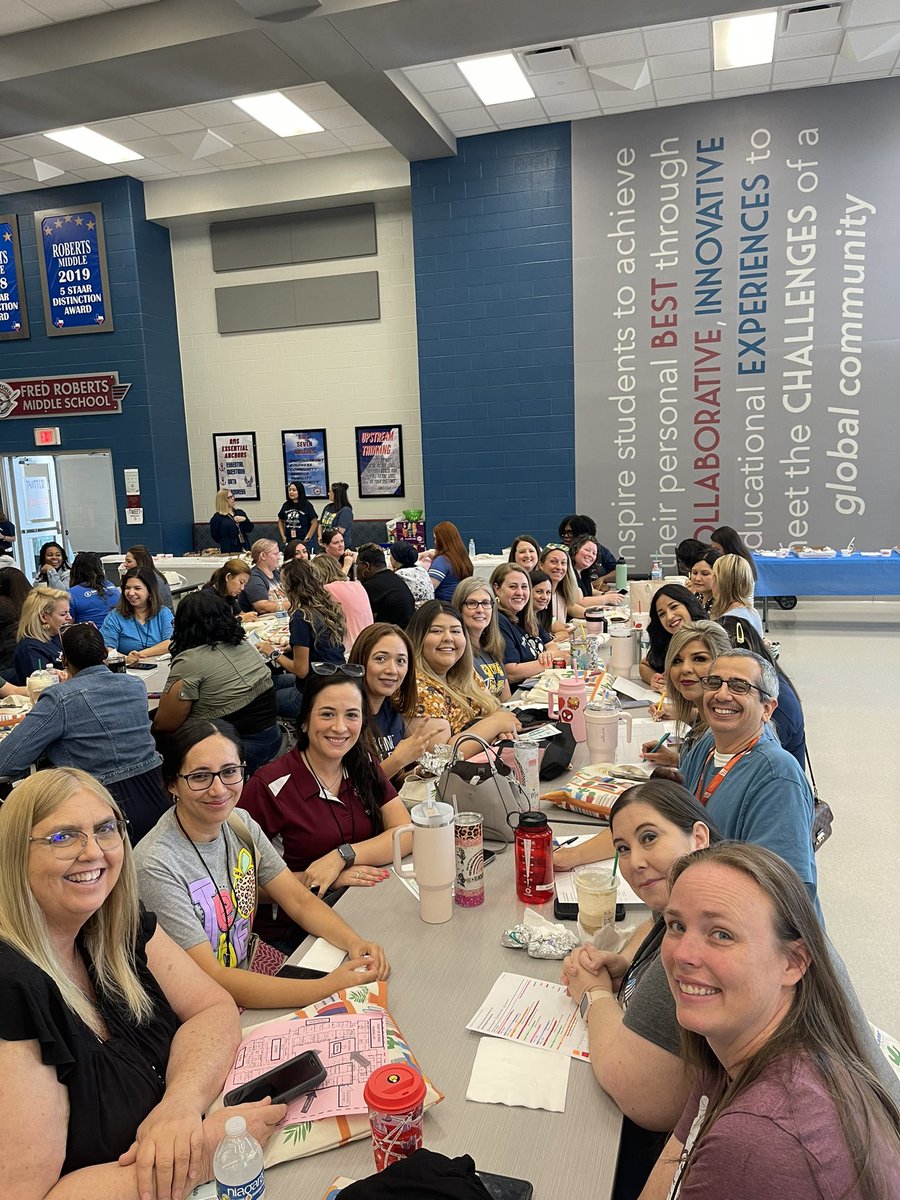 #FisherTigers are rolling deep at the #PISDSLC2023 This isn’t even everyone!! So proud of our teachers for coming out for a full day of learning!