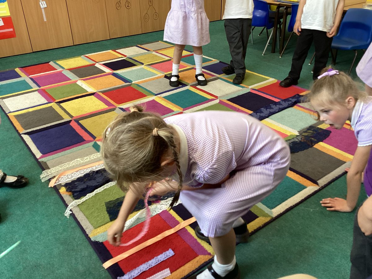 TadPrimaryAcad's tweet photo. Team Venus have been exploring length and height this week. #TadcasterEYFS @eboractrust https://t.co/HGFIuBx089