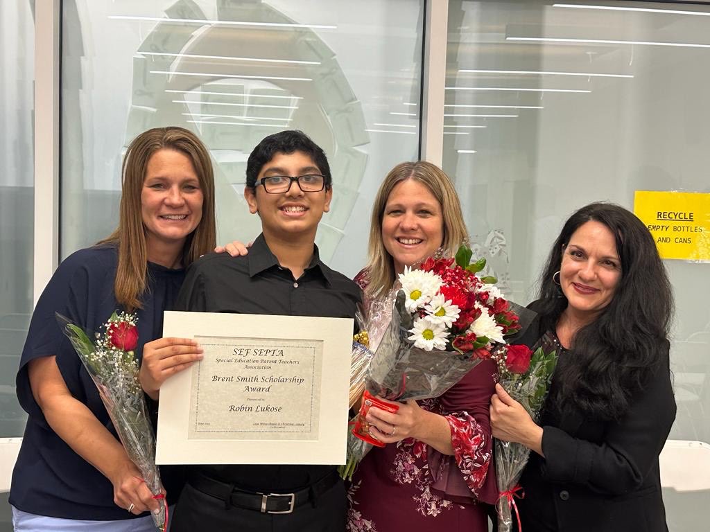 denisemurphy09_'s tweet photo. A beautiful night celebrating Robin &amp; Mrs. H. His personal essay acknowledging Mrs. H made me #proud2bhisteacher 
@NHPRoadSchool 
#proud2bnhpgcp https://t.co/f11kAchNui