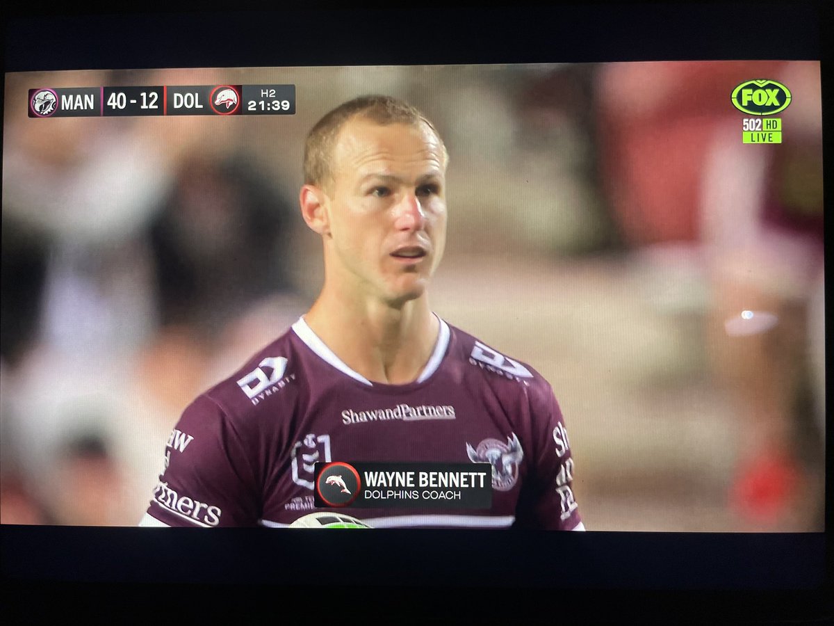 swaheely's tweet photo. What’s going on here? 
#ManlyForever #coachcherry #manlyseaeagles #NRLManlyDolphins #NRL https://t.co/Ztst1e0KcN