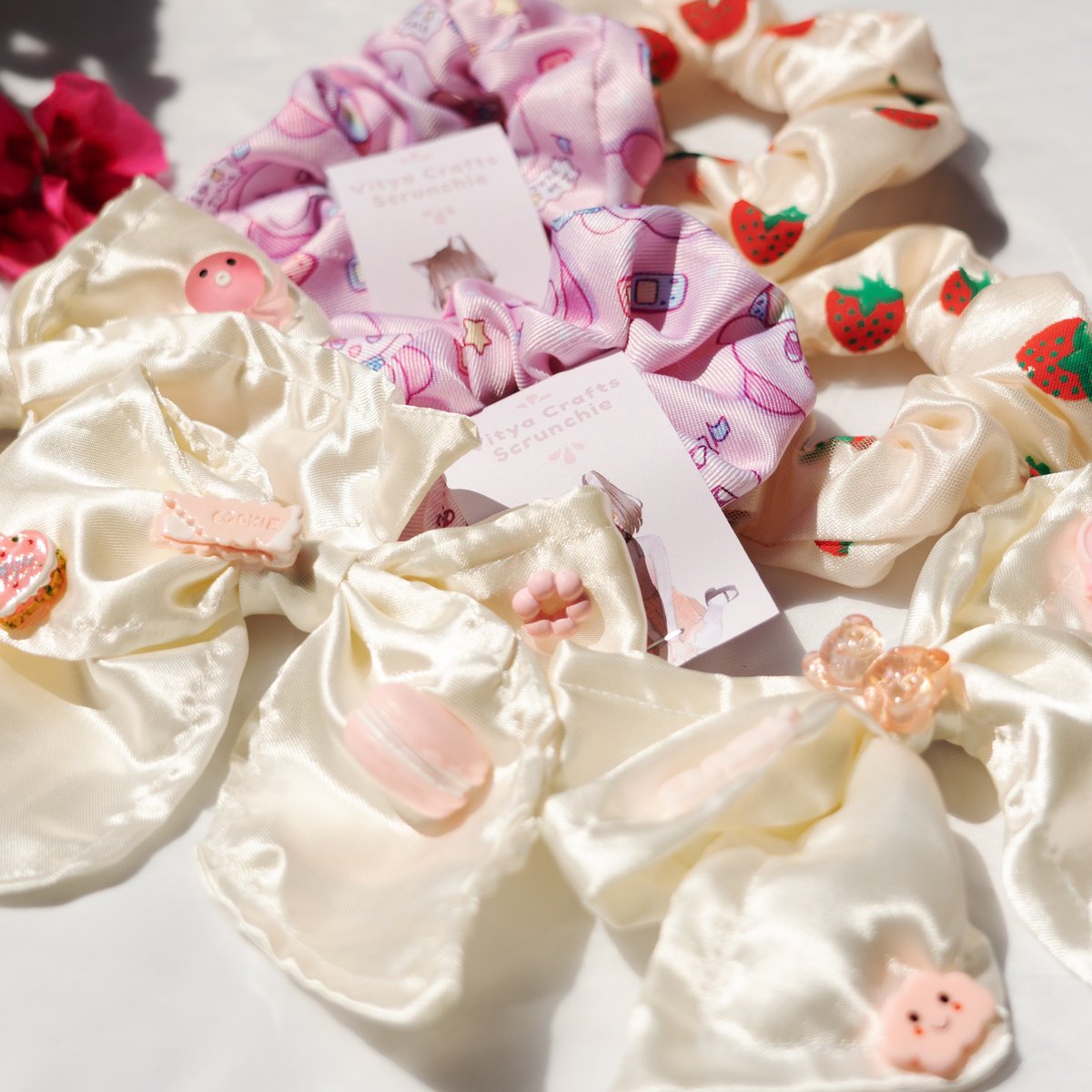 vityacrafts's tweet photo. Hello hello I hope everyone is good❤️ I have a shop update ❤️ Matching the summer, I also have a summer discount for you :3 If you buy 2 items you will get a scrunchie of your choice for free 💖 You just have to put the scrunchie in your cart :3

✨Link to my Shop is in my Bio✨ https://t.co/JAr5A2F5WG
