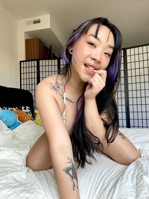 Who wants to flirt with me? https://t.co/1t4ogT00pz<a href="/tag/mvsales"class="tags"><span>#mvsales</span></a>
