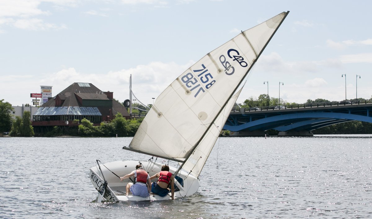 RegattaPoint's tweet photo. Sign up now for sailing camps (ages 7-18)! Go to our website https://t.co/bhVJmcthwY https://t.co/4r4CKkbQH8