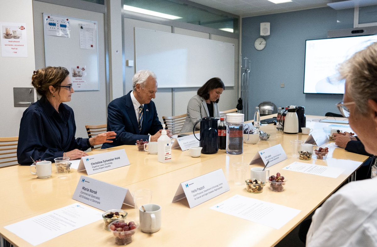 U.S. Ambassador to the Kingdom of Denmark (@usambdenmark) on Twitter photo Thank you to <a href="/RMogelvang/">Rasmus Møgelvang</a> for an informative visit to <a href="/Rigshospitalet/">Rigshospitalet</a>! Impressed to learn about your important work and U.S. research collaboration to deepen our understanding of cancer diagnosis, treatment, and outcomes. 🇺🇸🇩🇰🔬🧬 Thank you to <a href="/RMogelvang/">Rasmus Møgelvang</a> for an informative visit to <a href="/Rigshospitalet/">Rigshospitalet</a>! Impressed to learn about your important work and U.S. research collaboration to deepen our understanding of cancer diagnosis, treatment, and outcomes. 🇺🇸🇩🇰🔬🧬