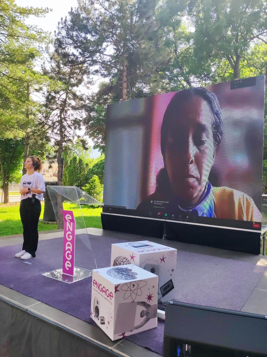 Четврта говорничка на #ENGAGEMK е Џералдина Гера Гарсес од Еквадор, а зборува на темата „Родова еднаквост: перспективи и напредок во 21 век“.

„Треба да збориме за инклузија, жените да имаат право да носат одлуки, да учествуваат во јавната политика“.