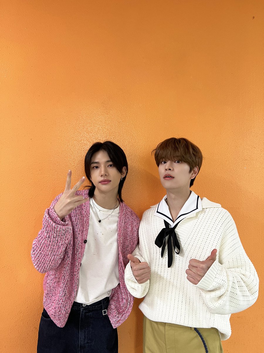 [SKZ-BEHIND📸] 

매력적인 밀가루와 섹시한 밥보이가 함께한 팅글인터뷰🩷💛 

youtu.be/rryk_1y3KjM 

#StrayKids #스트레이키즈
#현진 #Hyunjin
#승민 #Seungmin 
#5_STAR
#특 #S_Class
#팅글인터뷰 
#StrayKidsComeback
#YouMakeStrayKidsStay