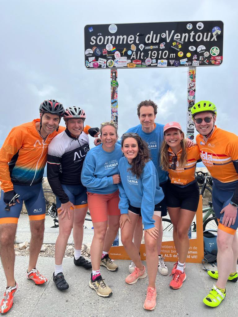 Rianne_deJongh's tweet photo. Proud of team TRICALS/UMC Utrecht! Together we reached the top of the Mont Ventoux to kick ALS out of the world together. #TourduALS #ALS #ALScentrum https://t.co/dh5ZMARWIV