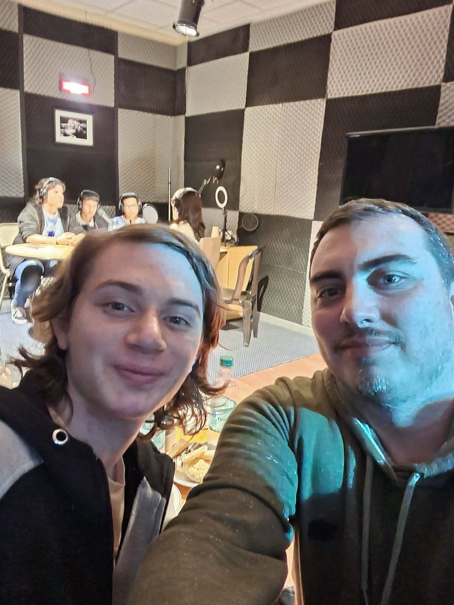 sebapurgart's tweet photo. Con @Joaquin__05_ , mi flamante coequiper de #DefensaDebate, fuimos invitados a la radio del Instituto María Elena Walsh por el #DiadelPeriodista Gracias @GalzeranoRomina por la oportunidad de hablarle a adolescentes que comienzan a amar esta profesión. Hermoso lugar. https://t.co/k4wX7j1I2A