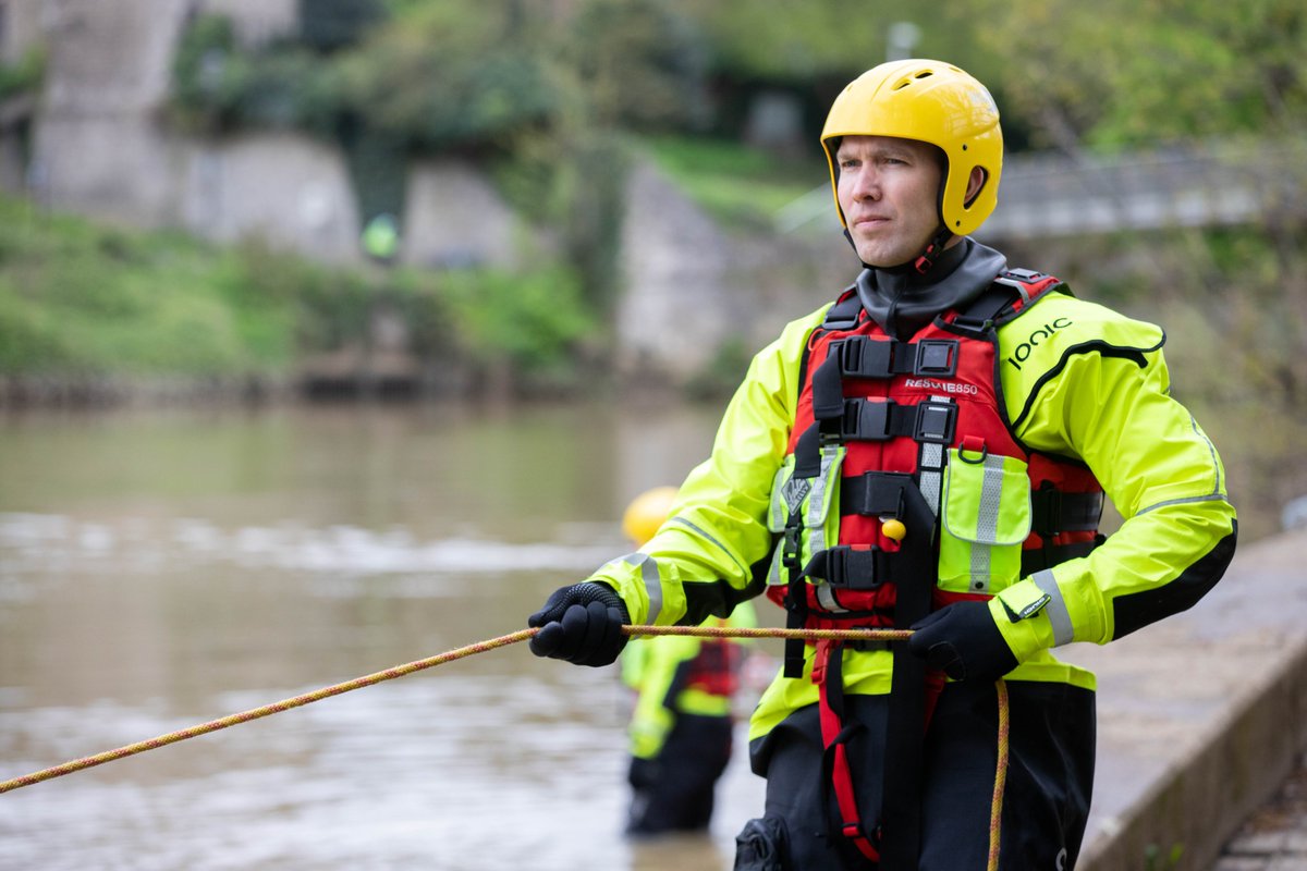 Think twice before entering lakes &amp; rivers to cool off, because it's often deeper &amp; colder than it looks!
🥶When cold water shock takes hold it can leave you gasping for breath &amp; you can find yourself in real danger. Stay safe by only entering water in designated swimming areas.