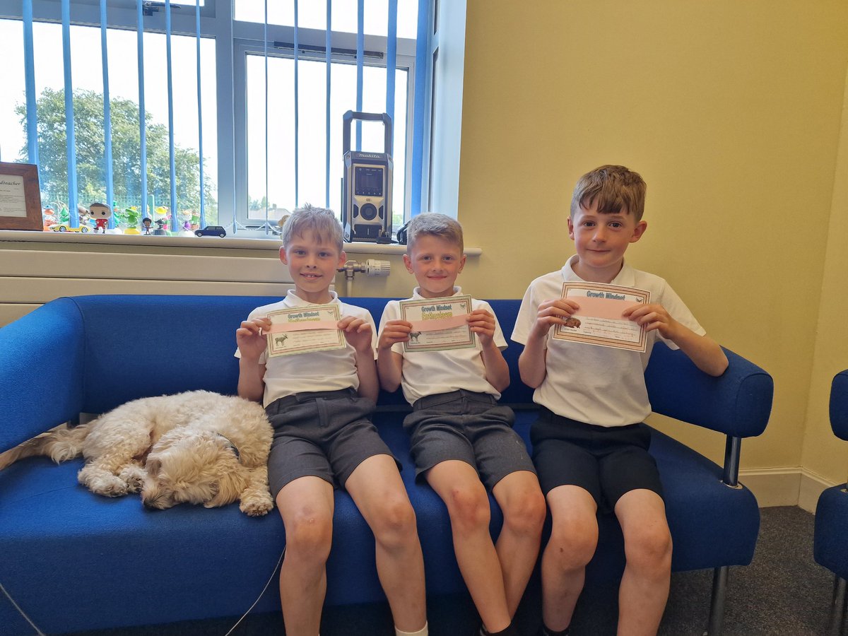 wclpsyear6's tweet photo. Fantastic workers this week!! Top banana !! https://t.co/CdQfW9gqje