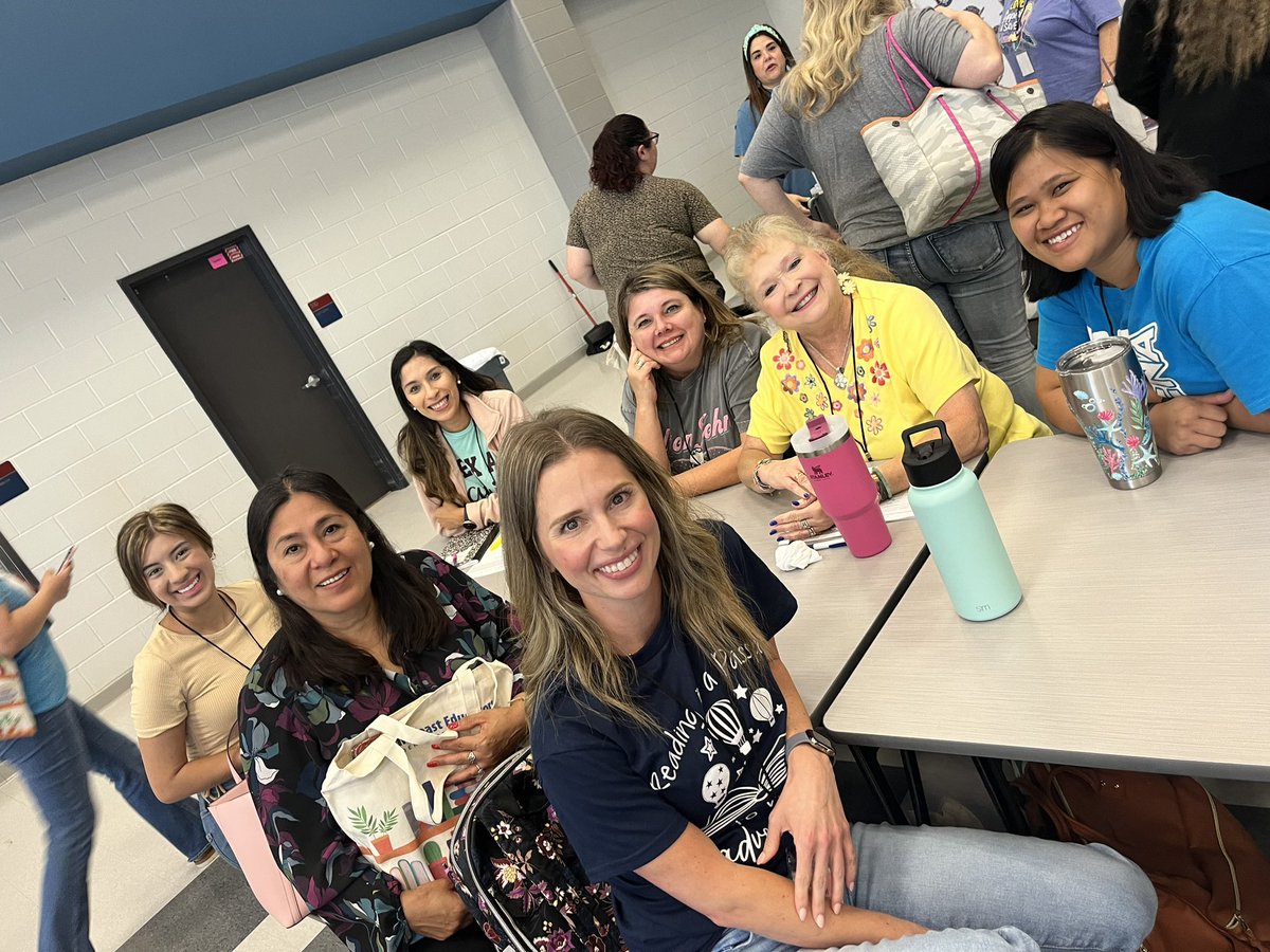 #PISDSLC2023 #PISDLAchat 
Tigers at the Summer Literacy Conference 
💙🧡 <a href="/TeagueElemPISD/">Teague Elementary</a>