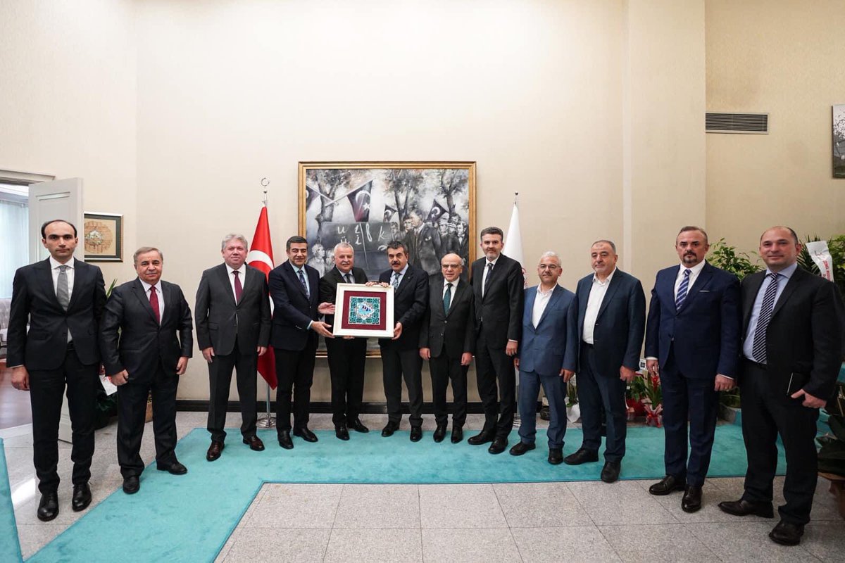 IbrahimTaselFDD's tweet photo. Özel Öğretim Kurumlarını temsil eden dernek başkanlarımızla Milli Eğitim Bakanımız Sn Yusuf Tekin’e tebrik ziyaretinde bulunduk.@Yusuf__Tekin https://t.co/AxupiNLIJF