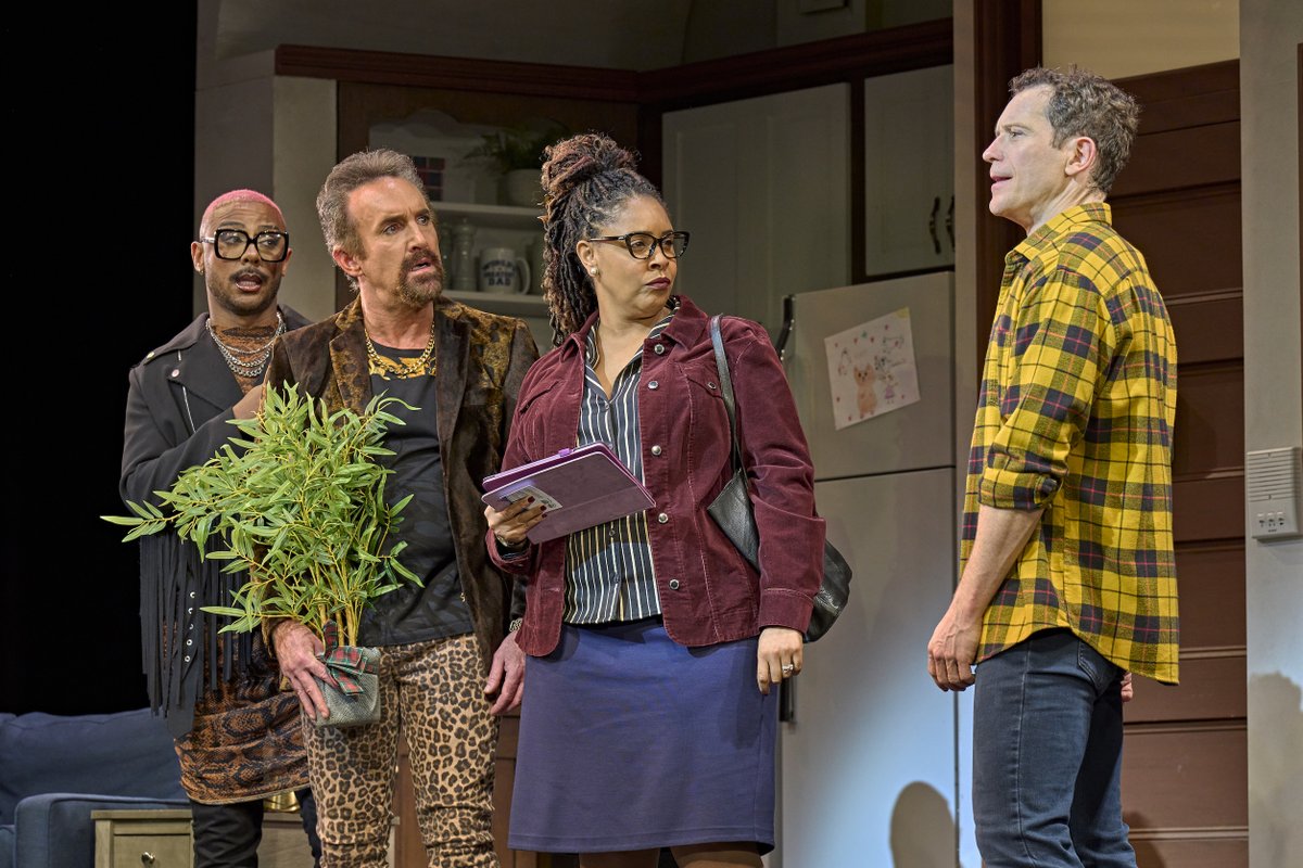 👵🏻 GRANNY GRAM GALLERY 📸

Here's your first look at the cast of Mrs. Doubtfire in action. If you're looking for fun, look no further!