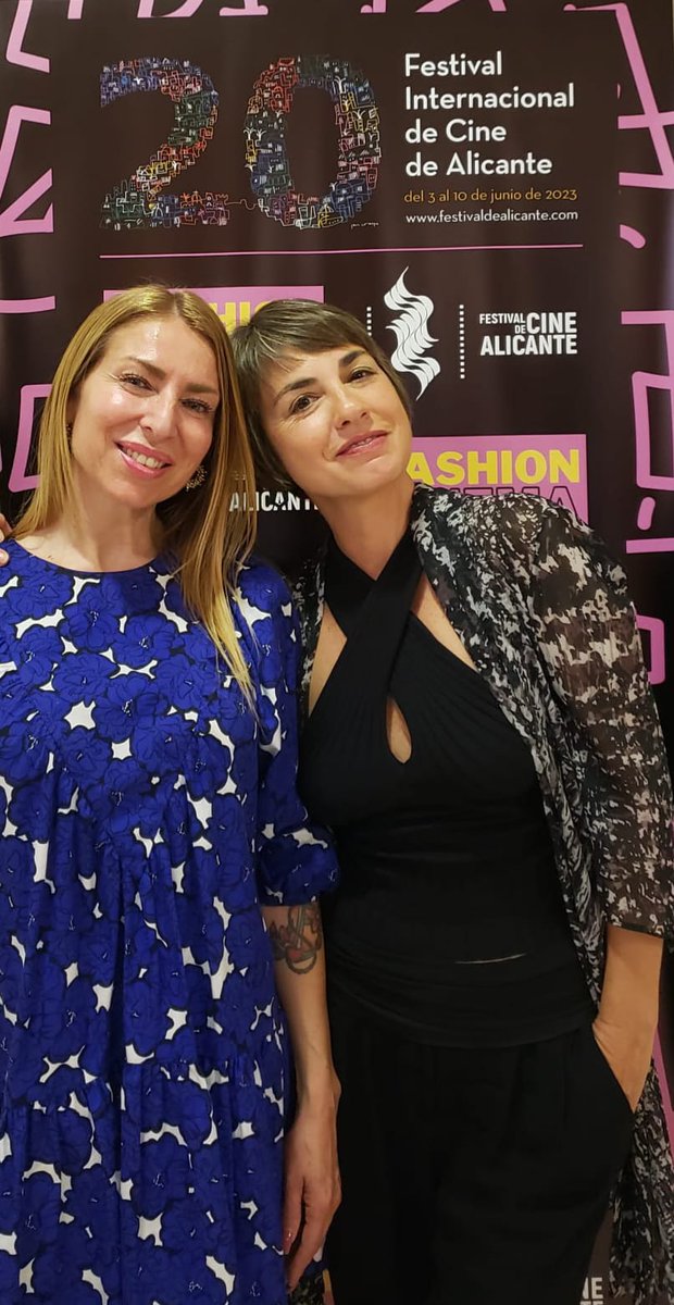 FestivalCineALC's tweet image. 👉🏼 Anís Martín de #EscuelaVIRMA nos habló sobre 'La historia de la alta costura en el cine'.
👉🏼 Soraya Andreu de #LANOVA impartió la masterclass 'Calzado para vestuario en el cine: proceso creativo'.