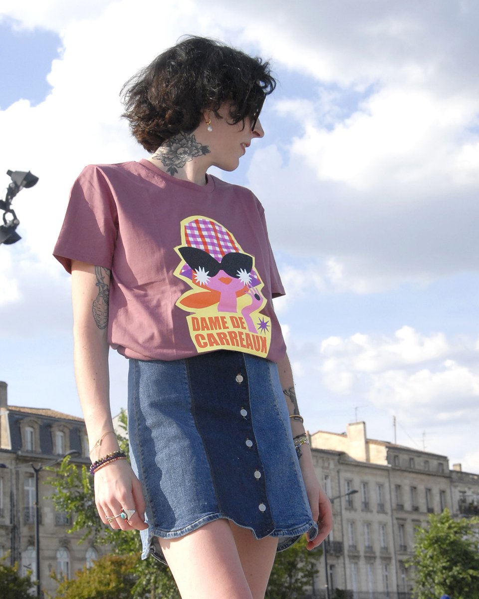 Suite de notre nouvelle collab’ Les Vichyssoises x Lulu la Nantaise avec notre Dame de carreaux version rousse sur t-shirt couleur hibiscus ou noir 

Gots/Fair Wear/Oeko-Tex Standard 100/Peta Approved Vegan/Designé et imprimé en France
lesvichyssoises.com
#new #collab #newco