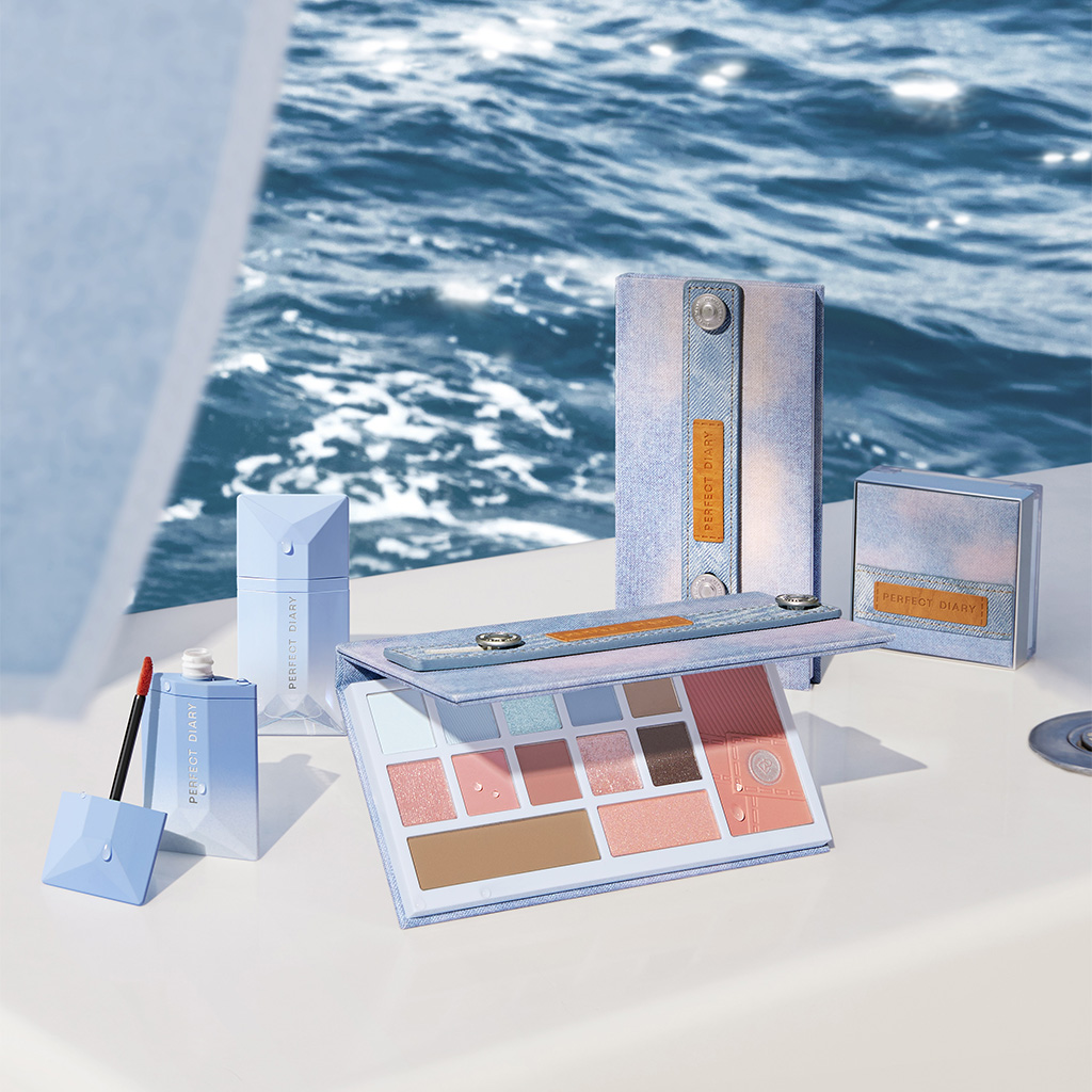 PerfectDiary_us's tweet photo. Our NEW Denim Collection is AVAILABLE NOW!!!💙

👖 Designer Eyes And Cheeks Palette (Denim Limited Edition)
👖 [Denim Collection] ReadMe Lips
👖 Translucent Blurring Loose Powder (Denim Limited Edition)

🛒:  https://t.co/SBhRIYdnkO https://t.co/5YgDlYgQTs