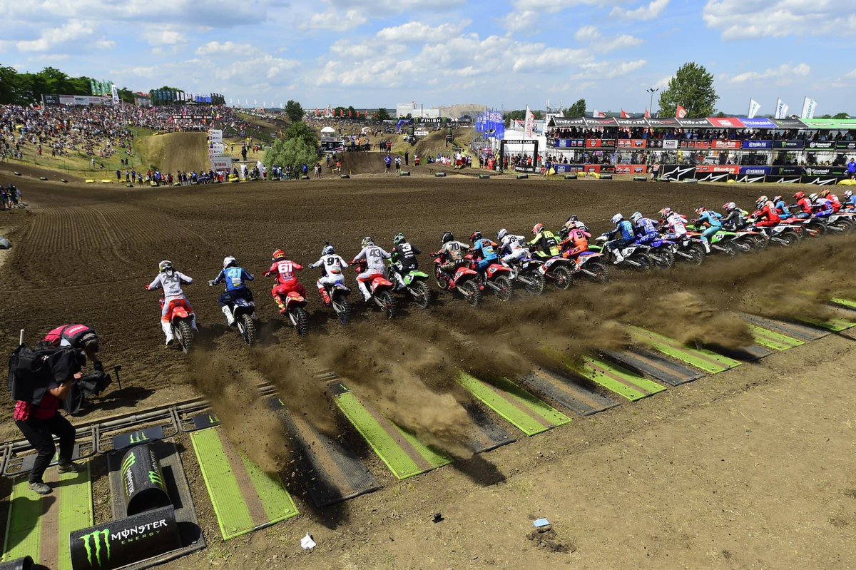 Entry Lists and Timetable for the LIQUI MOLY MXGP of Germany 🇩🇪 

dirtbikenews.co.uk/mxgp-of-german…

#MXGP #MXGPGermany #MX #Motocross #Motorcycle #Motox #MotocrossLife #MotocrossRacing #MotocrossLifestyle #Dirtbikes #DirtbikeNews